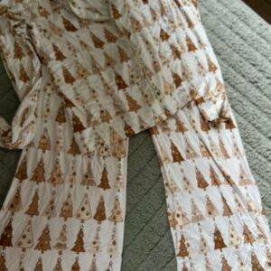 Med mom  JAMMERS Tree Print Bamboo Set in Brown and Cream
